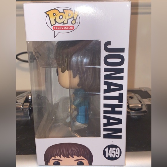 NIB - Stranger Things “Johnathon Season 4” Funko Pop - Picture 9 of 11